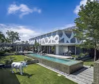 Villa Issi, Pool und Garten