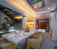 Вилла Paletu, Обеденный стол